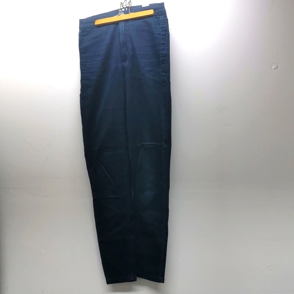 Garage Jegging - Picture 1 of 2